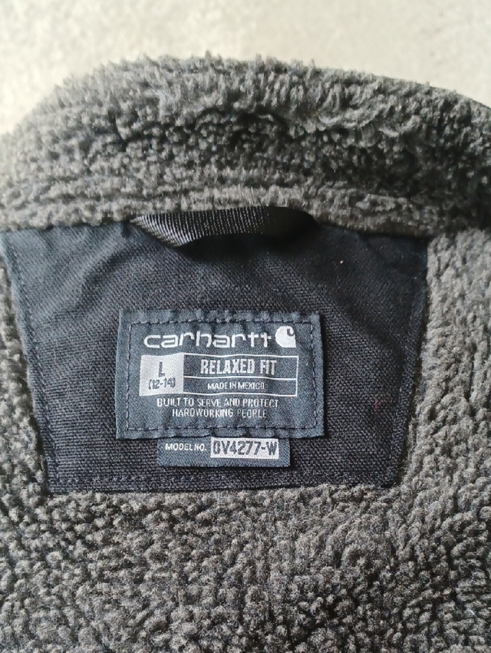 Carhartt Black Quilted Utility Vest with Logo Patch - Picture 8 of 12